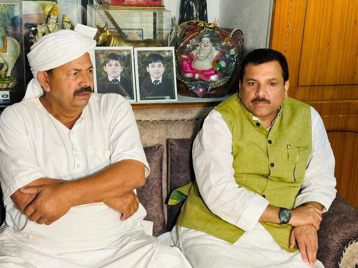 AAP MP Sanjay Singh met Chaudhary Naresh Tikait in Muzaffarnagar
