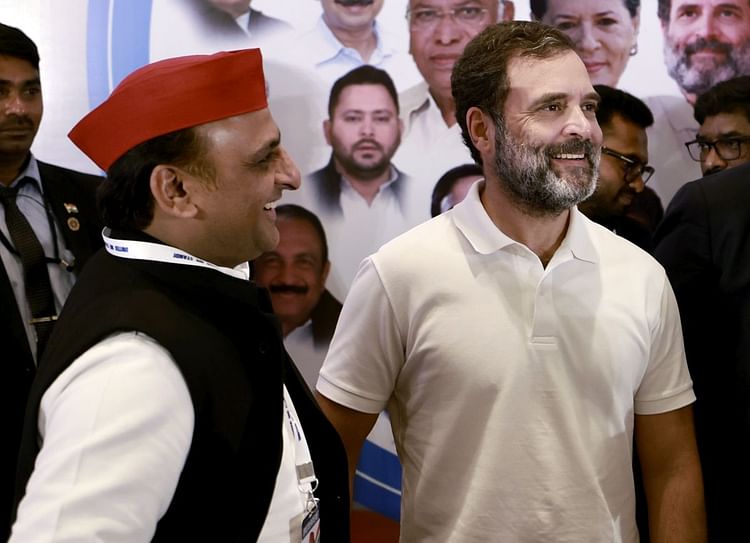 UP: अब पूरब में शुरू होंगी कांग्रेस व सपा के समन्वय समिति की बैठकें, पश्चिमी यूपी में दिखा था असर