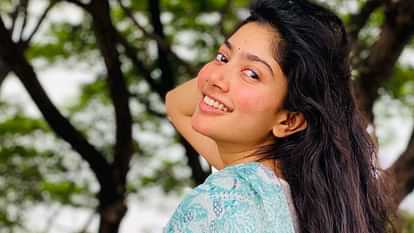 South Actress Sai Pallavi Part Of Ranbir Kapoor Film Ramayan Visit Kashi Vishwanath Temple