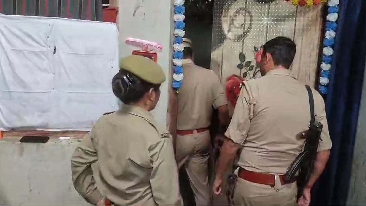 A person committed suicide by consuming poisonous substance, dead body found on bed in Modipuram of Meerut