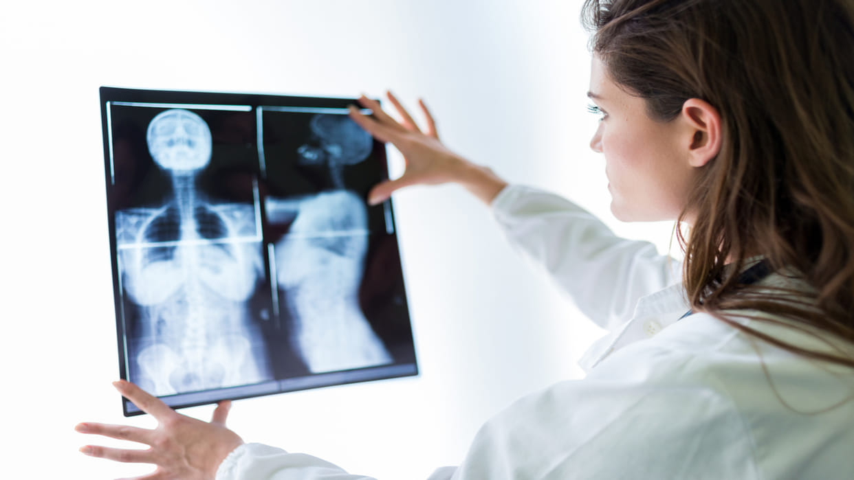 What causes breast cancer in your 20s and 30s know its risk factor and causes in hindi