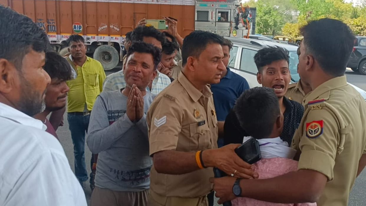 woman dead crushed by truck in national highway varanasi