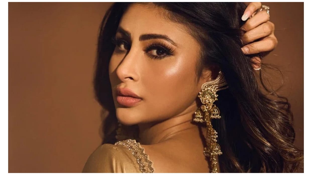 LSD 2 Fame Mouni Roy Dropped a Cryptic Note On Social Media Said we think we know people based on Their Post