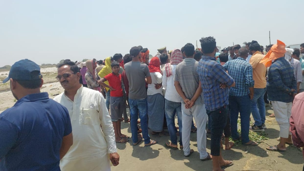 Teenager and youth drowned bathing Ganga river in ghazipur