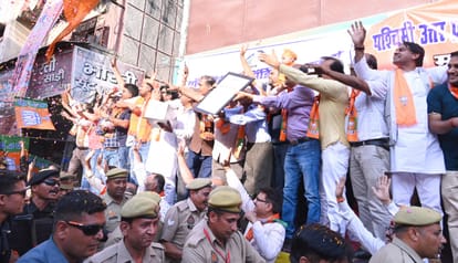 Mission 2024: Chief Minister Yogi Adityanath held road show in Saharanpur
