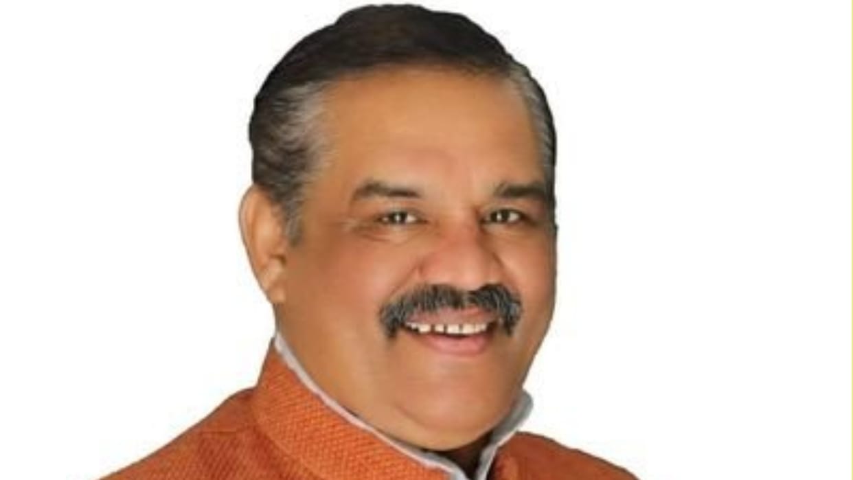 Punjab: Former BJP MP Vijay Sampla removed Modi Ka Parivar from X
