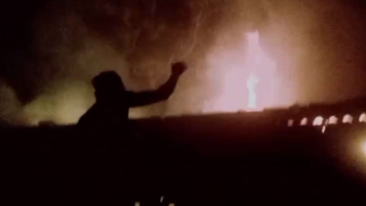 Fire broke out due short circuit in mau goods one lakh including