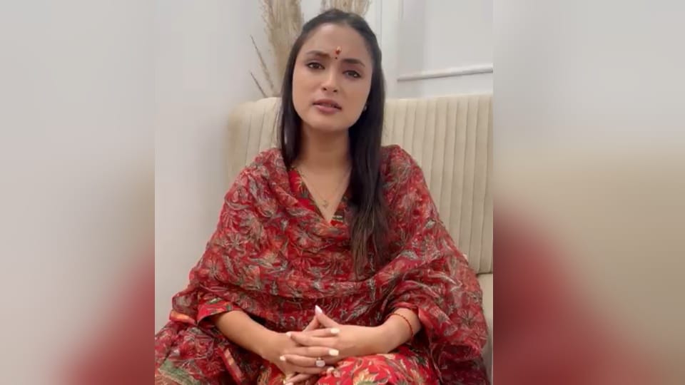 Uttarakhand Congress leader Harak Singh daughter in law Anukriti Gusain supported PM Modi policies