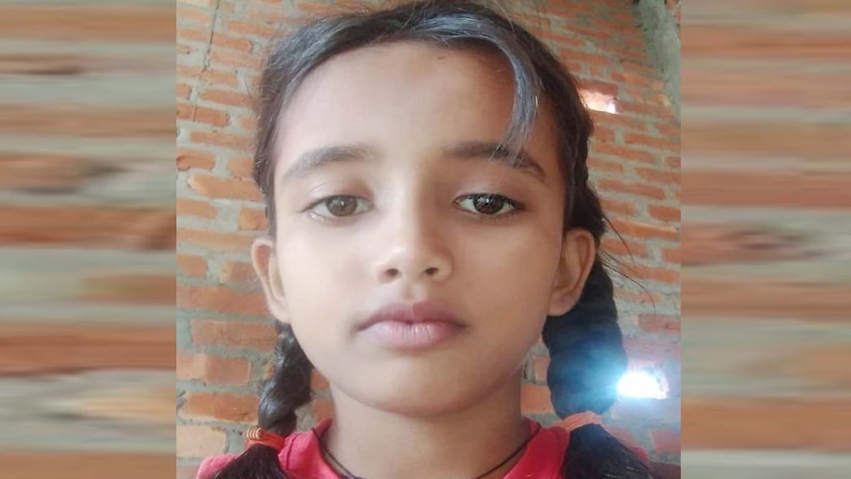 Hardoi: Class 5 student commits suicide by hanging herself for mobile phone