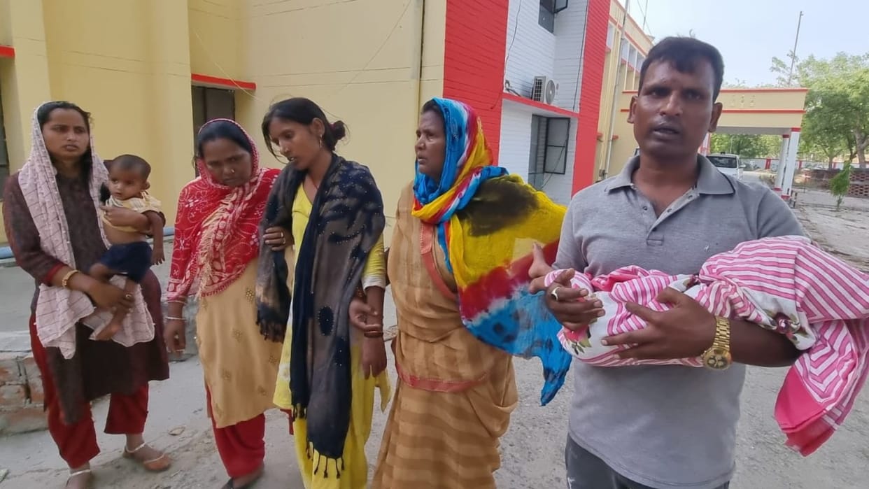 woman reached the police chauki with dead body of son