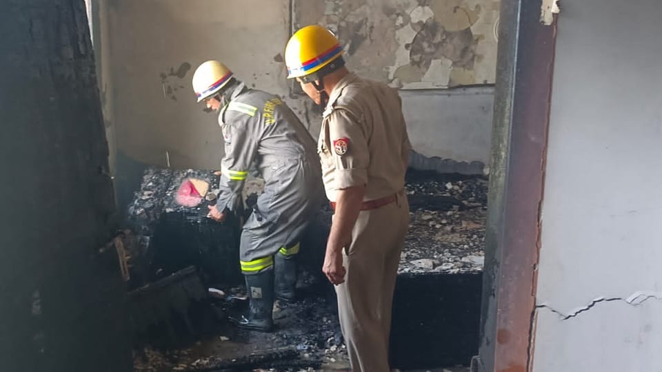 House caught fire due to spark from havan fire