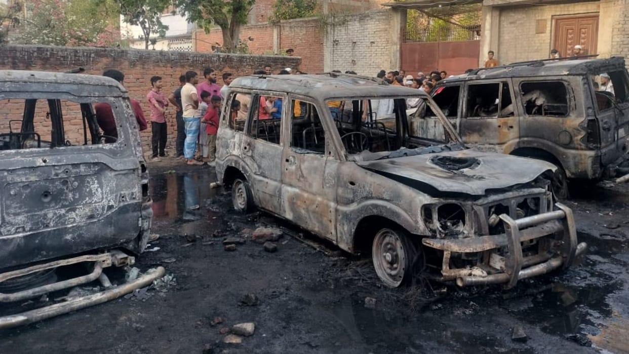suddenly Fire in parked luxury cars