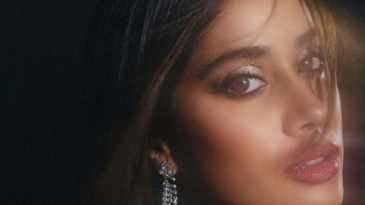 Janhvi Kapoor rumored Boyfriend Shikhar Pahariya Praises Ulajh teaser co star Rajkummar Rao says Looks fab Mrs
