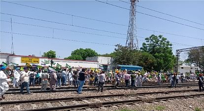Farmers Rail Roko agitation, Thousands of people reached Shambhu station in Ambala-Ludhiana railway section