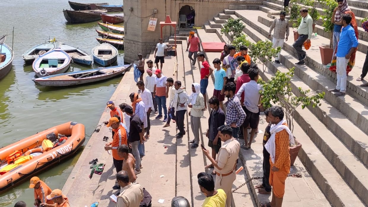 death of young man who went to take bath Ganga river in varanasi