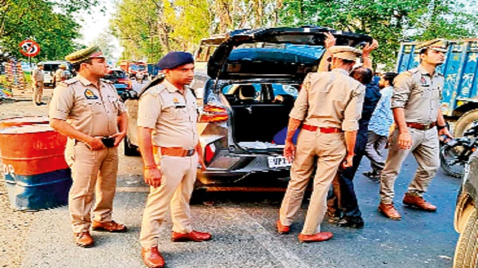 Election 2024: Liquor worth Rs 2 crore recovered in Moradabad division, cash worth Rs 30 lakh seized