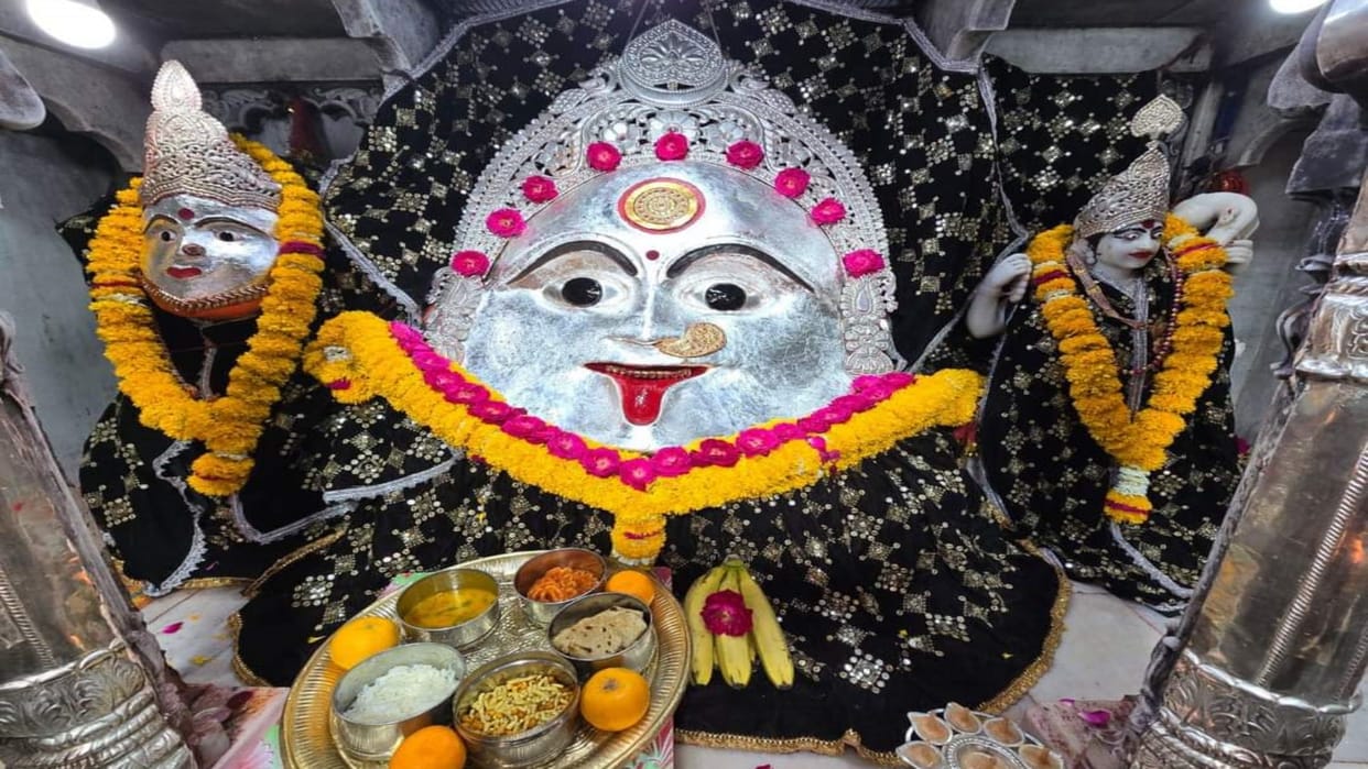 Ujjain Maa Gadhkalika is worshipable goddess of great poet Kalidas cloth garlands are offered to him