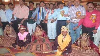 35 couples got married as per Buddhist customs in Bhimnagari event of Agra