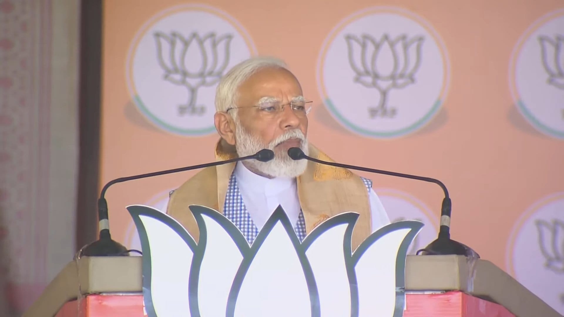 प्रधानमंत्री नरेंद्र मोदी