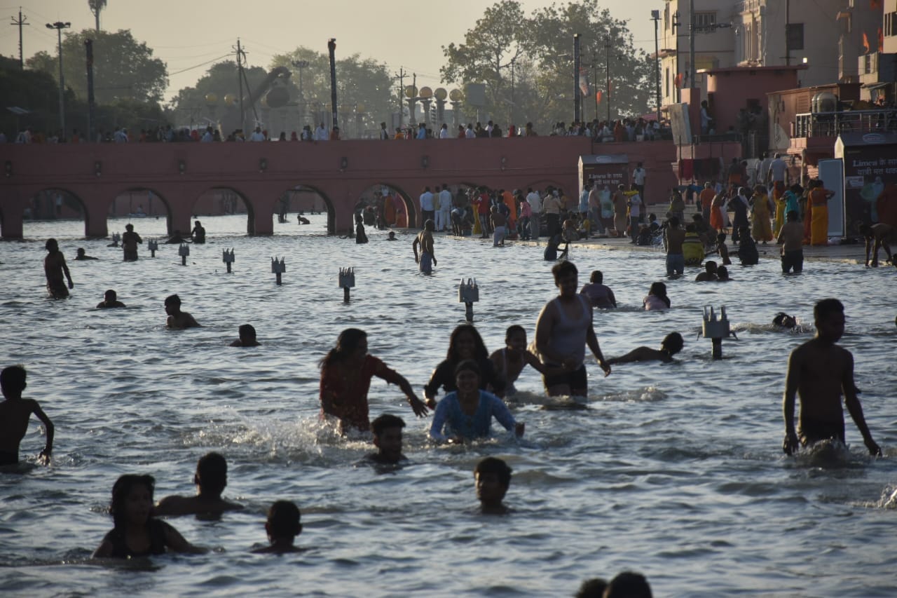 Ram Navami Celebration in Ayodhya Photos: Crowd Of Thousands Of People At Ram Temple, Hanuman Garhi