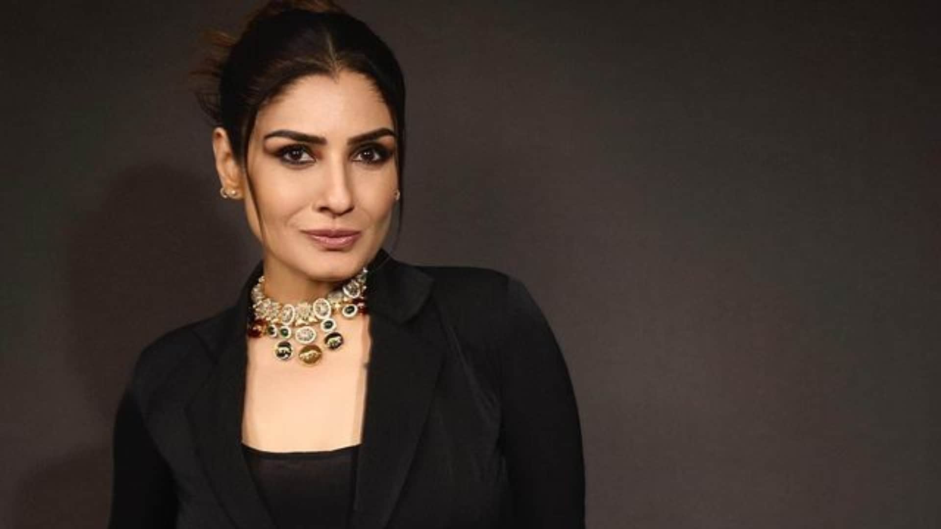 Raveena Tandon driver been accused of rash driving hitting three persons at Carter Road Shocking Video Viral