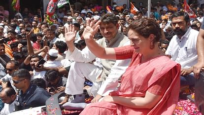 Road show: Priyanka Gandhi stops speech during Namaz in Saharanpur and see photos