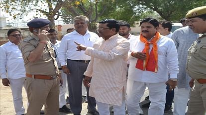 Lok Sabha Election: नामांकन के दौरान सांसद-विधायक की पुलिस से नोंक-झोंक, हुआ हंगामा MP-MLA clash with police during nomination