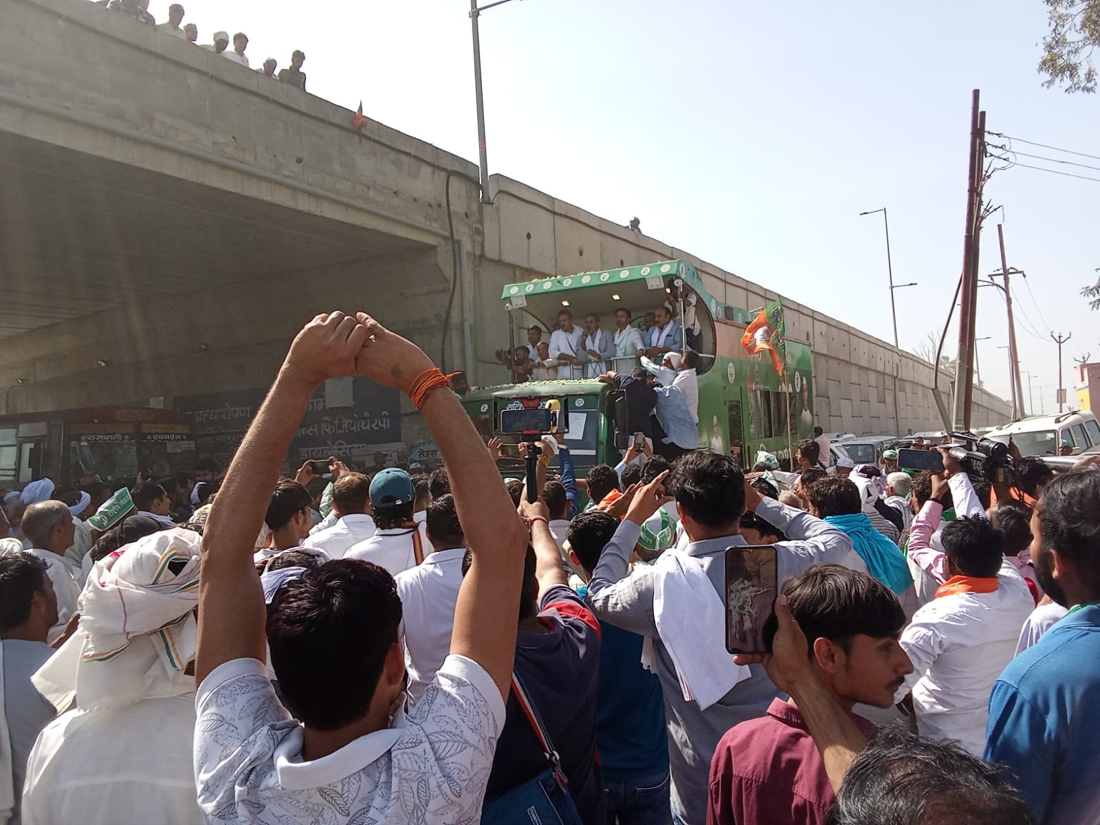Chaudhary Jayant Singh road in Shamli, appeals to public to vote for BJP