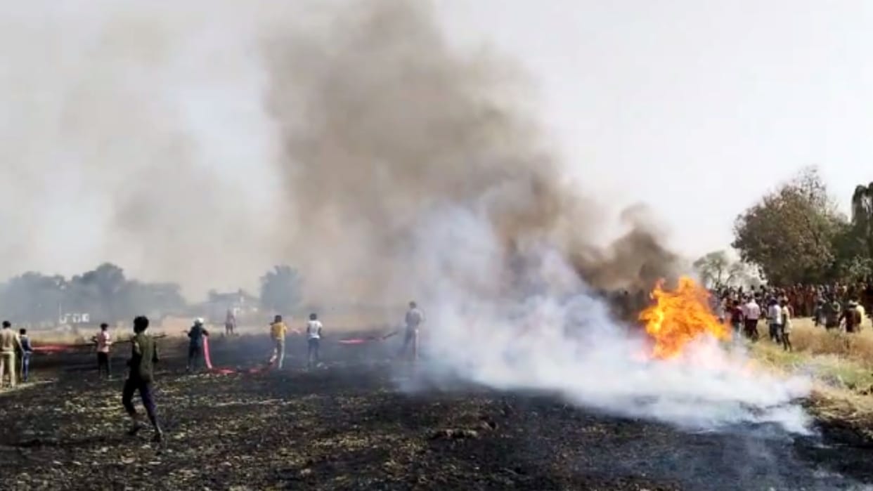 Five bighas wheat crop burnt to ashes due fire in Chandauli