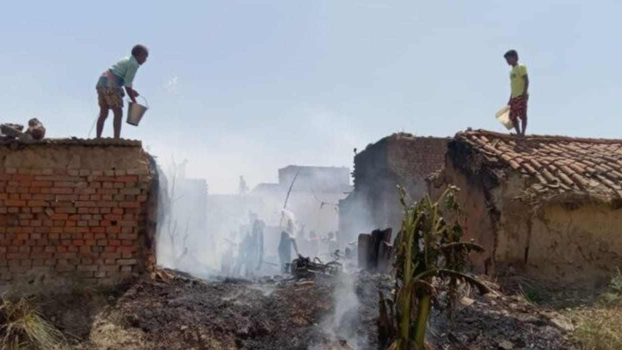 Goods worth lakhs destroyed and four goats died fire accident in chandauli