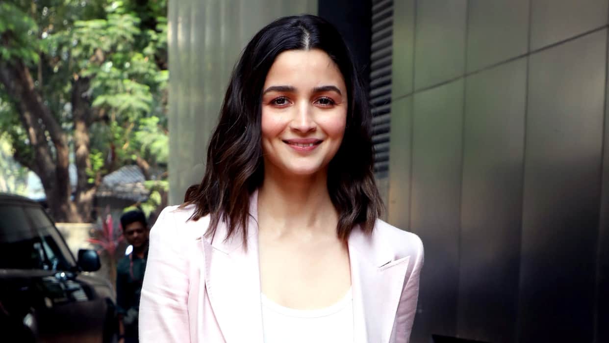 Alia Bhatt is very generous person she Gifted 50 Lakh rupees Each To Her Driver And House Help To Buy Houses a