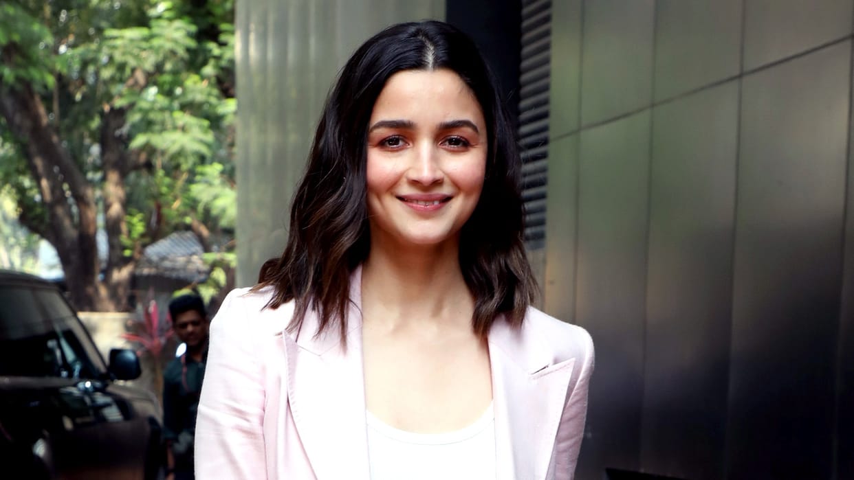 Jigra Actress alia bhatt spoke about seeking therapy weekly after daughter Raha birth Know What she says