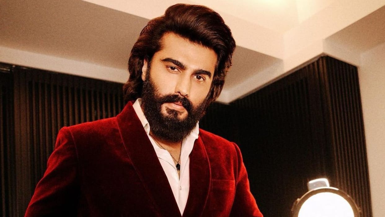 Arjun Kapoor offered help to 10 year old Jaspreet Singh after a video sells rolls after losing his father