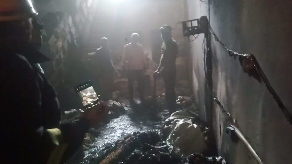 Fire breaks out in grocery warehouse, goods worth lakhs reduced to ashes