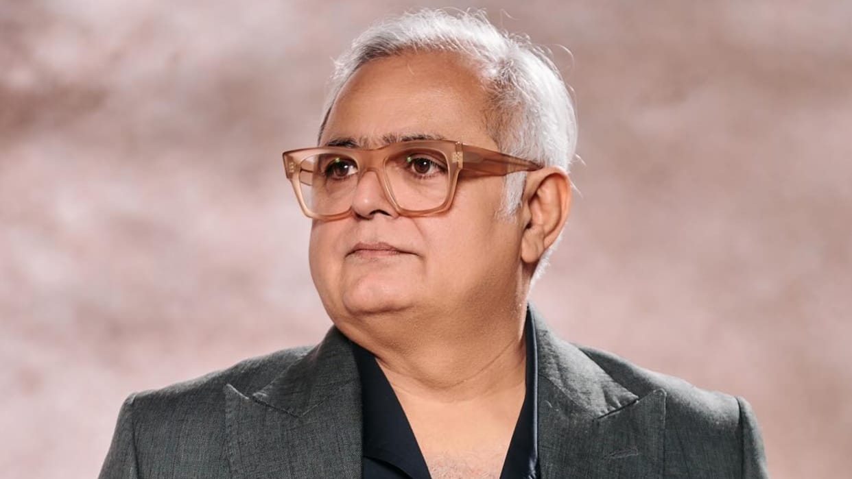 Bollywood Director Hansal Mehta praised Shah Rukh Khan performance in Swades