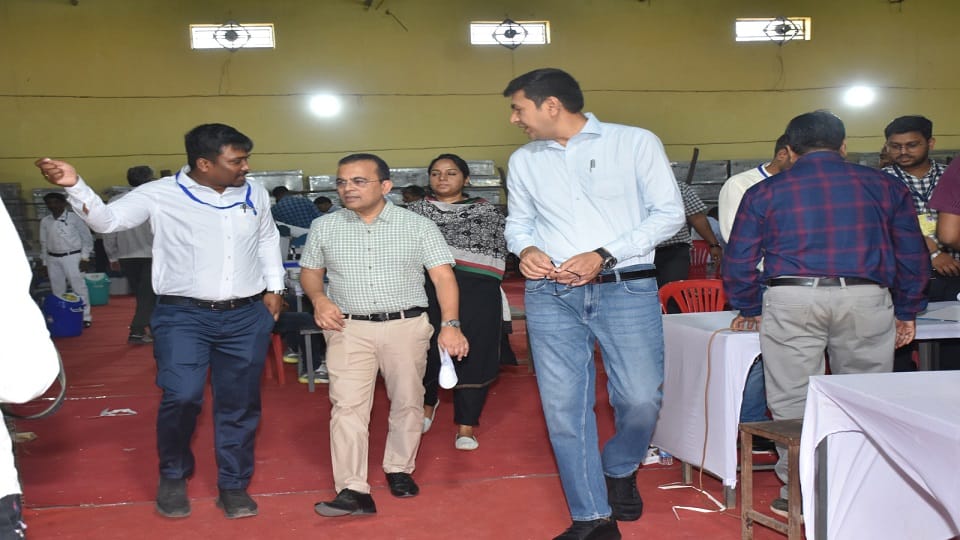 Commissioning of electronic voting machine started in Rajnandgaon