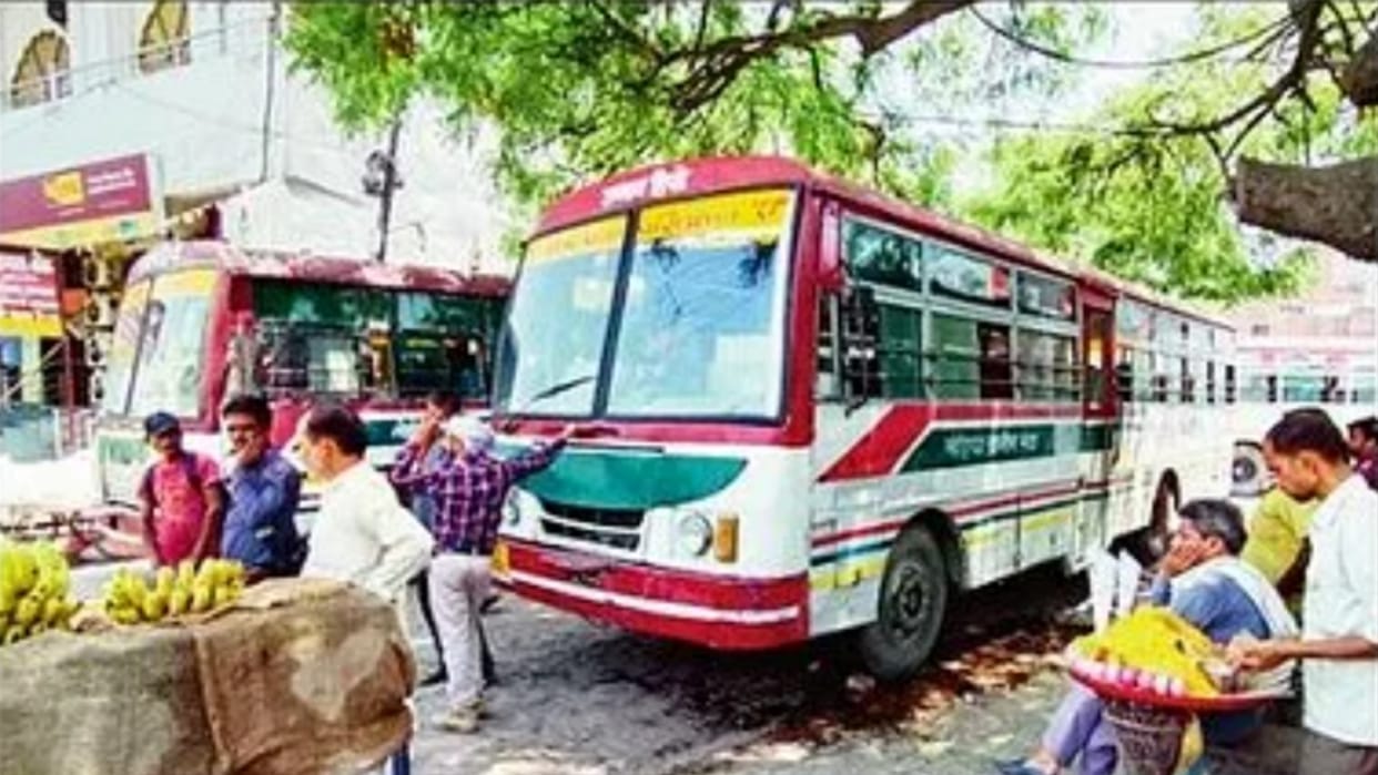 Bus drivers will have to put their family photo on dashboard.