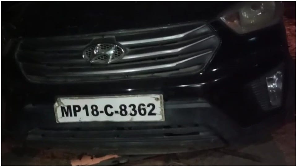 Shahdol News: An old man sleeping in a cot outside the house was crushed by a car, died on the spot