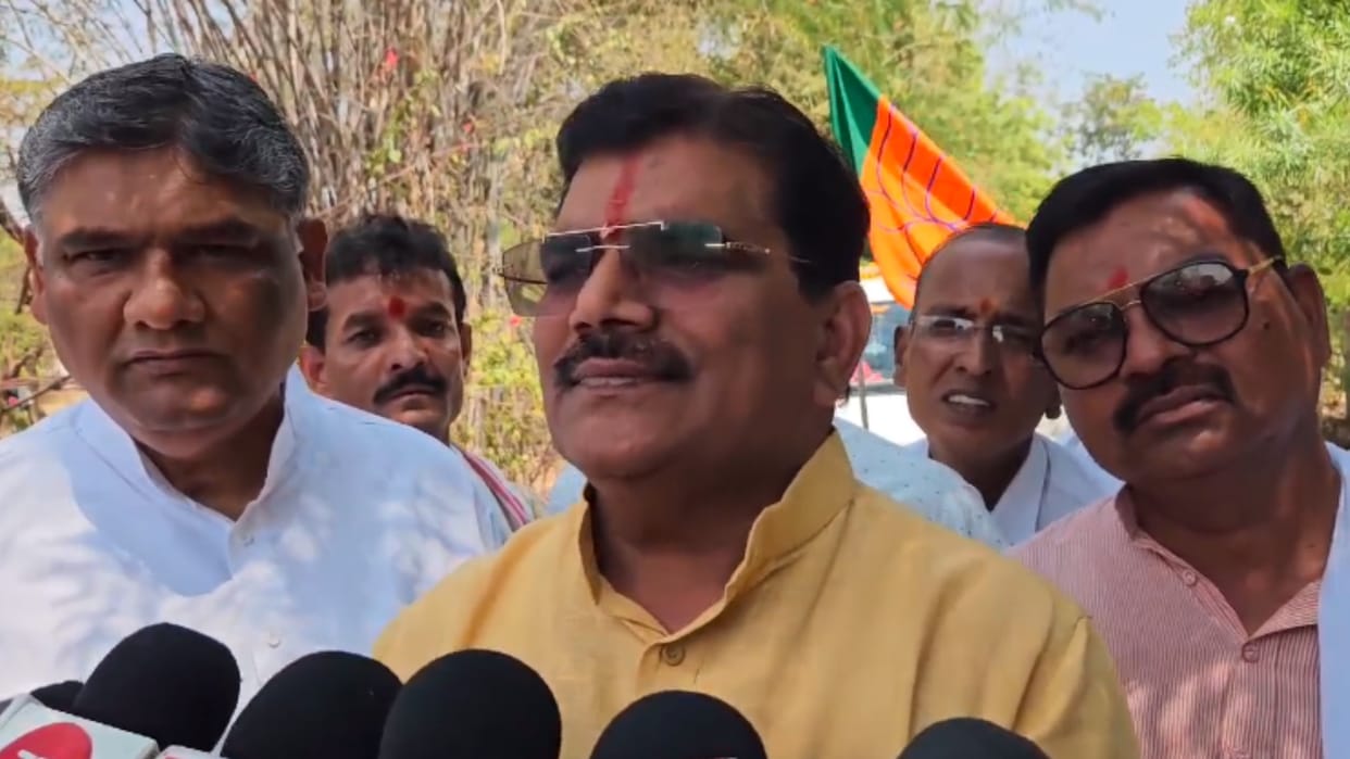MP LS Election: BJP MP said after submitting nomination in stipulated time - Congress workers cannot be poor