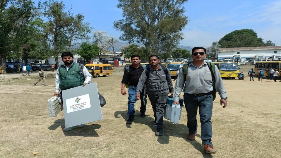 Lok Sabha Election 2024: 547 polling parties leave for all four assembly constituencies of Pithoragarh