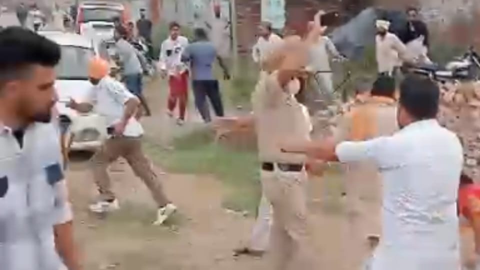BJP workers clashed with farmers came to protest during campaign meeting in Amritsar