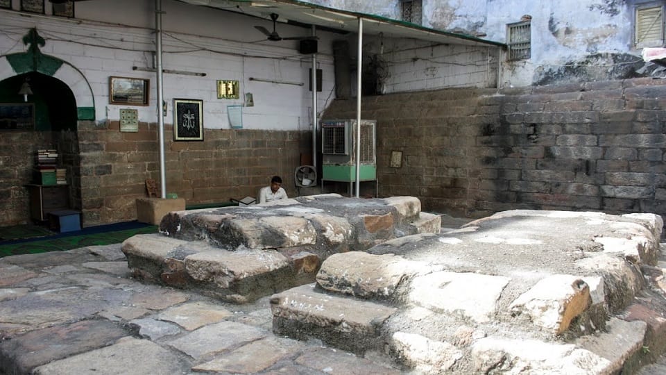 Historic buildings in Delhi have become ruins due to lack of maintenance, Tomb of Razia Sultan