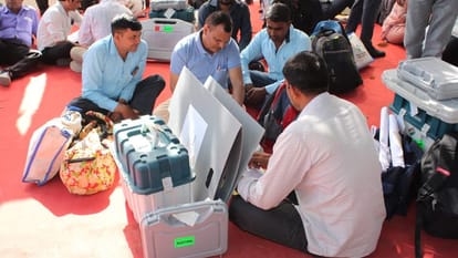 Rampur seat: Polling parties leave for elections, six candidates decided tomorrow, voting 1789 booths
