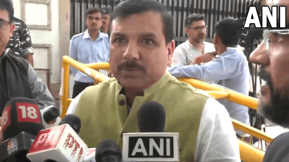 Sanjay Singh appeared in Rouse Avenue court in liquor scam and big claim to ed