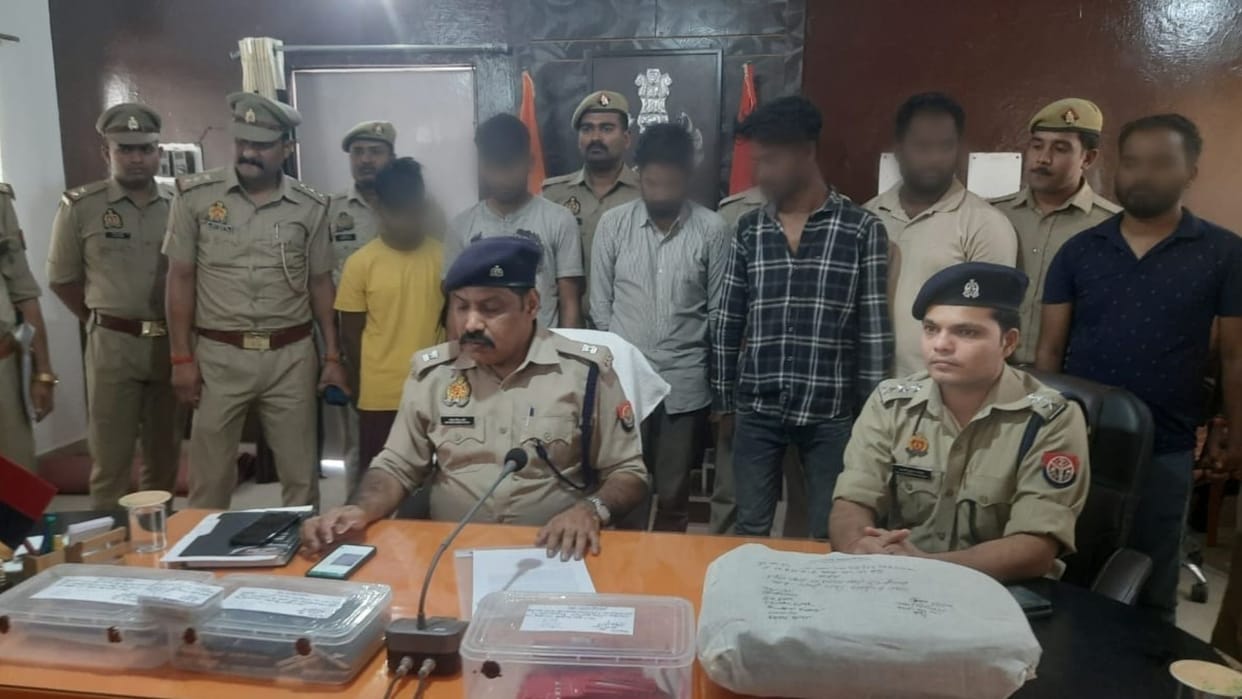 police busted Betting gang in mau Six criminals arrested