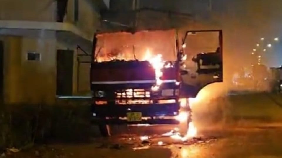 Uttarakhand News: Canter caught fire on National Highway rudrapur