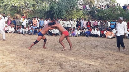 no wrestler showed courage to fight against Hoshiar Singh In Utsani Mela Dangal he declared victorious in end