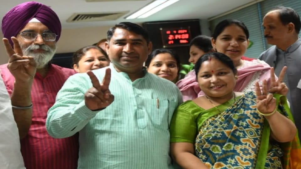 AAP-BJP fielded candidates for mayor and deputy mayor