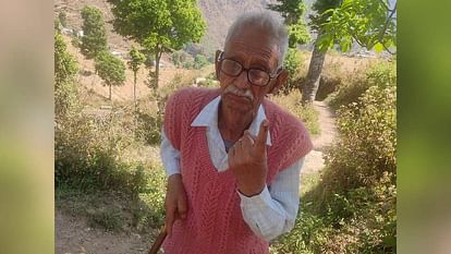 Uttarakhand Lok Sabha Election 2024 Phase 1 Voting Youth and Elderly Craze For vote photos