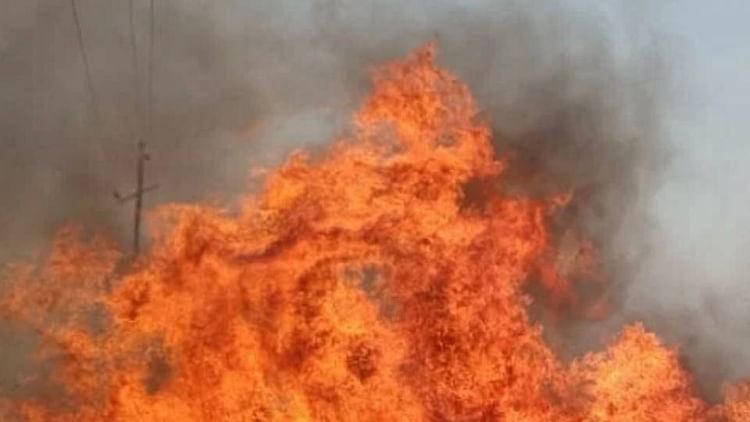 Fire Broke Out In Shop In Kinari Bazaar Of Chandni Chowk – Amar Ujala Hindi News Live